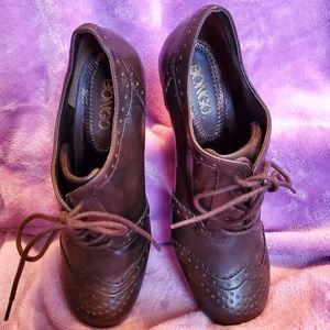 Women's Brown Bongo Shoes SZ 7